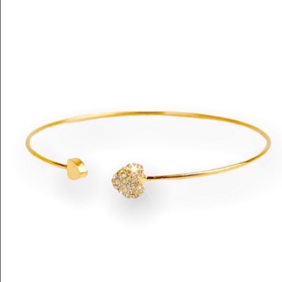 Jewelry - NEW 18k Gold Plated “Chasing Hearts” Heart Bangle Gold Bracelet